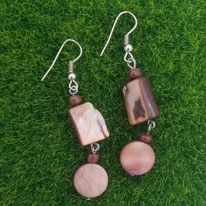 The Tropics Mother Of Pearl Neutral Earth Earrings E1018